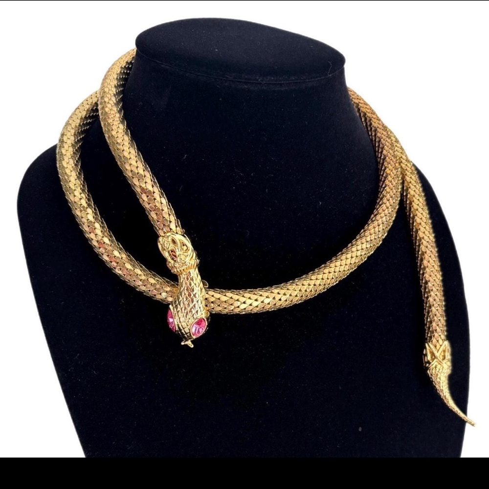 Vintage DL Auld Snake w/ RED Rhinestone Eyes
Gold Tone Metal Mesh Necklace Belt